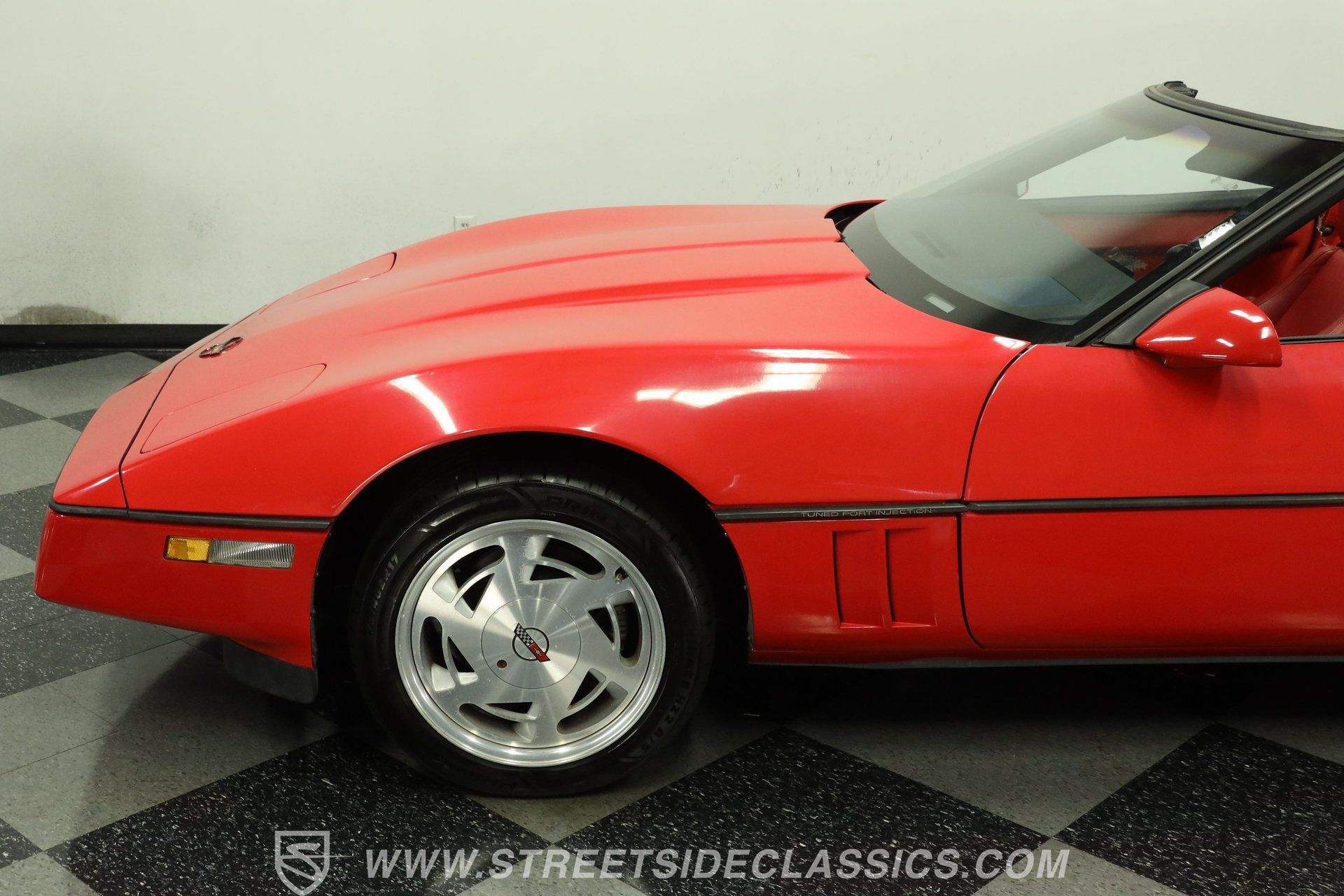 Used 1988 Chevrolet Corvette Convertible RWD image 23