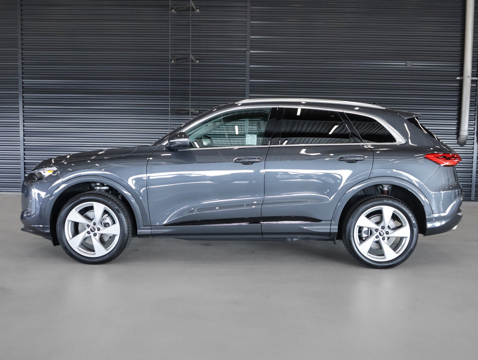 Certified 2025 Audi Q5 Premium w/ Premium Plus AWD/4WD image 16