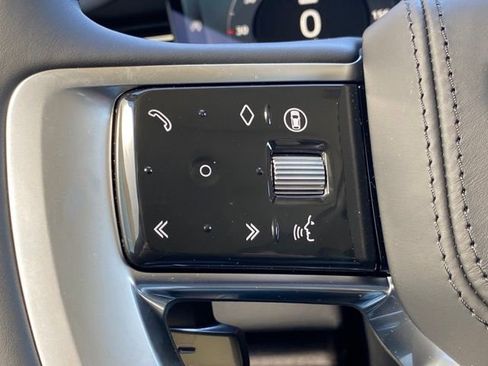 New 2025 Land Rover Range Rover SE image 22