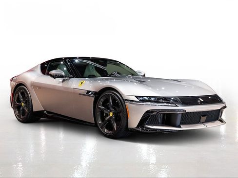 Used 2025 Ferrari 12Cilindri image 8