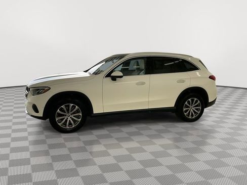 Used 2025 Mercedes-Benz GLC 300 4MATIC image 5