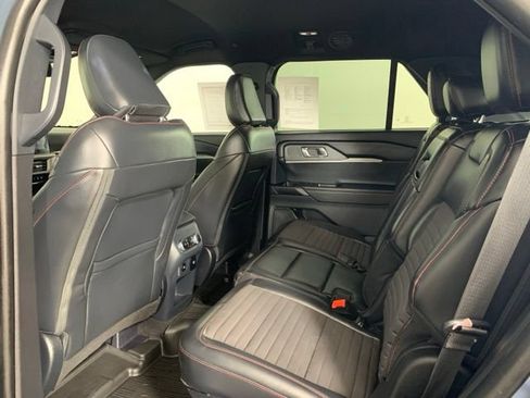 Used 2025 Ford Explorer ST-Line w/ Premium Package AWD/4WD image 6