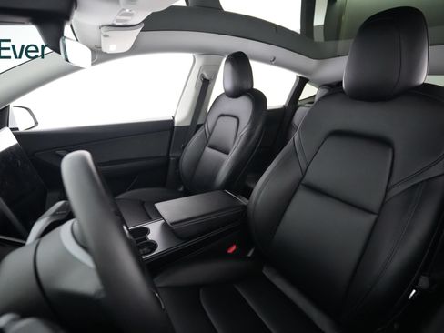Used 2022 Tesla Model Y Long Range AWD/4WD image 4