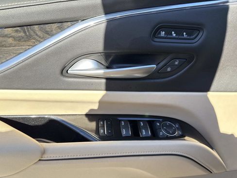Used 2024 Cadillac Escalade Premium Luxury image 19