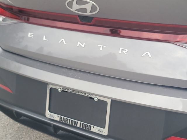Used 2024 Hyundai Elantra SEL FWD image 9