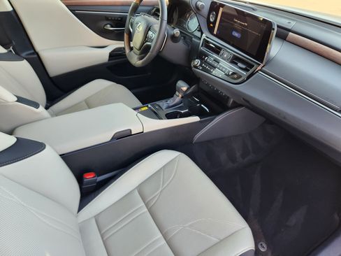 Used 2024 Lexus ES 350 350 Luxury w/ Technology Package image 7