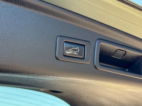 Used 2016 Subaru Forester 2.5i Limited image 14