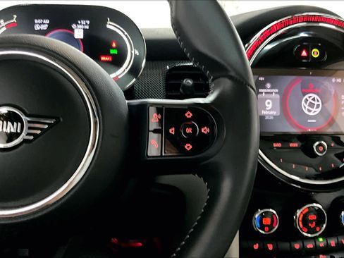 Used 2023 MINI Cooper 2-Door Hardtop w/ Signature Upholstery Package image 21