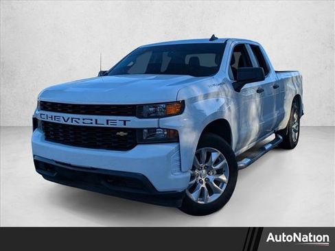 Used 2021 Chevrolet Silverado 1500 Custom image 1