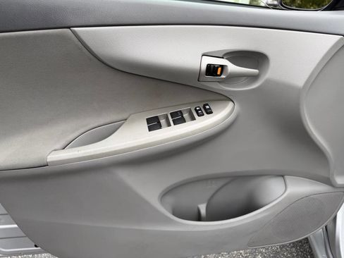 Used 2010 Toyota Corolla LE image 16