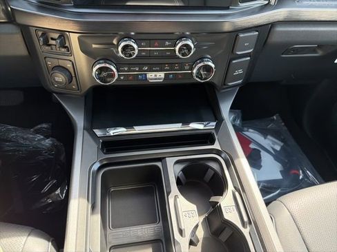 New 2026 Ford F250 Lariat w/ Black Appearance Package AWD/4WD image 7