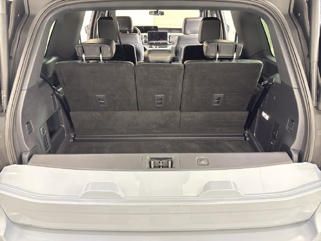 Used 2025 Ford Expedition Tremor AWD/4WD image 18