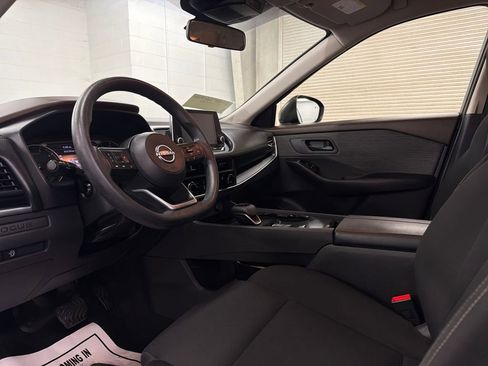 Used 2023 Nissan Rogue S image 6