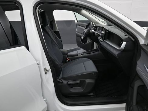 New 2026 Volkswagen Tiguan SE image 14