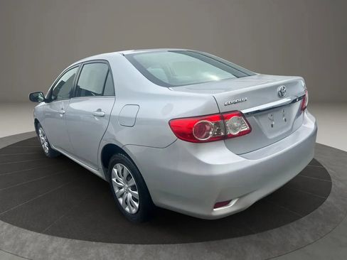 Used 2013 Toyota Corolla LE image 6