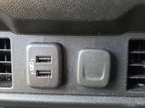 Used 2021 GMC Sierra 1500 SLE image 28