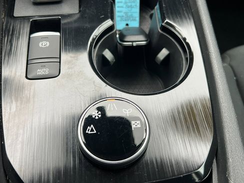 Used 2023 Nissan Rogue S image 24