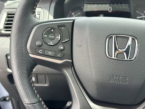 Certified 2025 Honda Passport TrailSport image 17