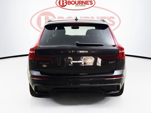 Used 2023 Volvo XC60 B5 Plus image 10