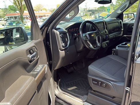 Certified 2022 Chevrolet Silverado 1500 LT AWD/4WD image 14