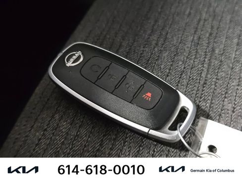 Used 2023 Nissan Rogue SV AWD/4WD image 34
