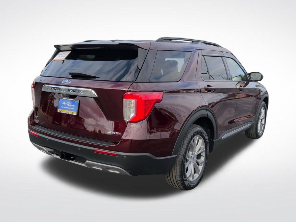 Certified 2022 Ford Explorer XLT w/ Equipment Group 202A AWD/4WD image 7