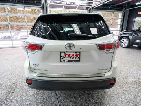 Used 2015 Toyota Highlander XLE image 3