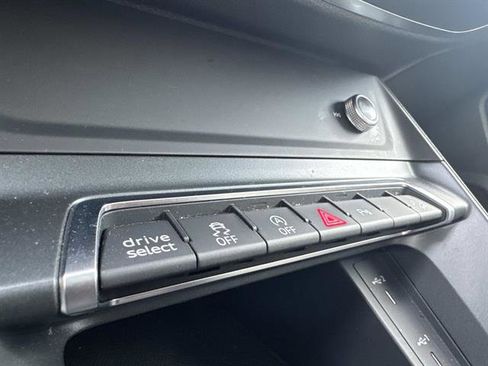 Used 2022 Audi Q3 2.0T Premium Plus image 19