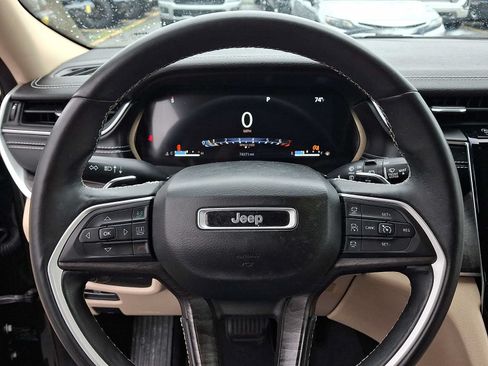 Used 2021 Jeep Grand Cherokee L Limited AWD/4WD image 23