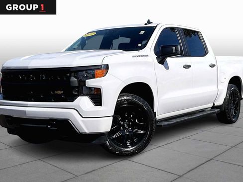 Used 2023 Chevrolet Silverado 1500 Custom image 1