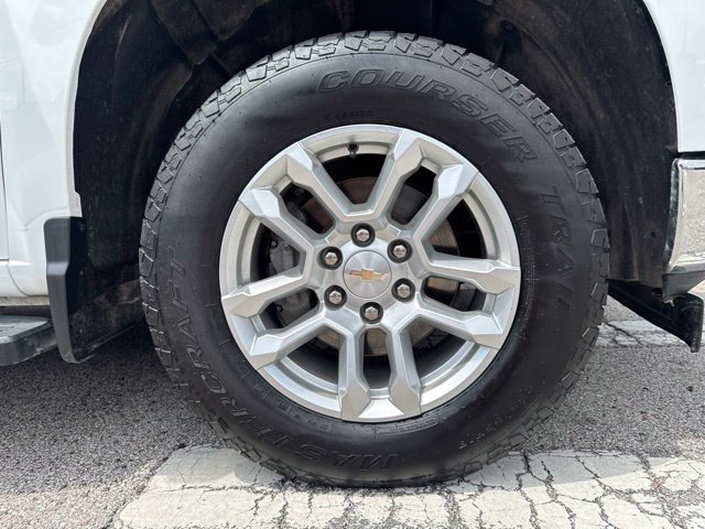 Used 2025 Chevrolet Silverado 1500 LT AWD/4WD image 9