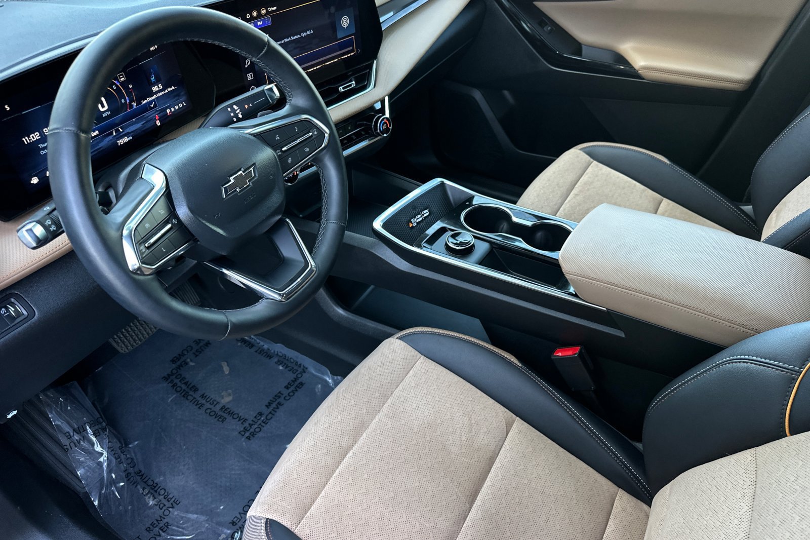 Used 2025 Chevrolet Equinox ACTIV w/ Safety and Technology Package AWD/4WD image 10
