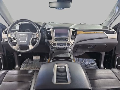 Used 2017 GMC Yukon Denali w/ Open Road Package AWD/4WD image 11