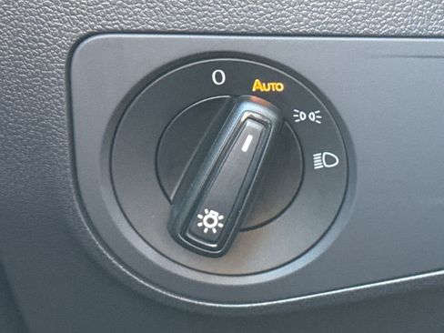 Certified 2024 Volkswagen Tiguan S image 28