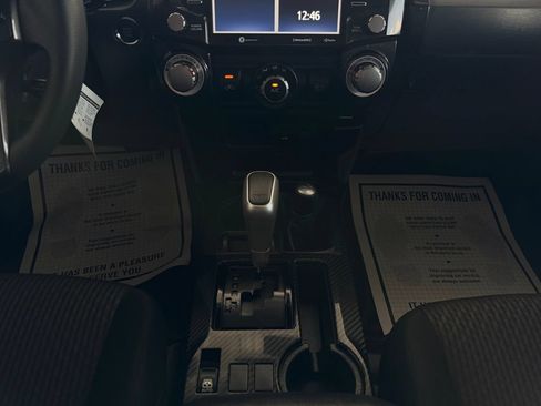 Used 2022 Toyota 4Runner TRD Off-Road AWD/4WD image 18