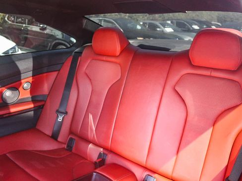 Used 2018 BMW M4 Coupe RWD image 15