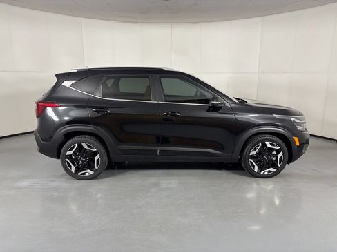 Used 2024 Kia Seltos SX w/ SX Sunroof Package AWD/4WD image 9