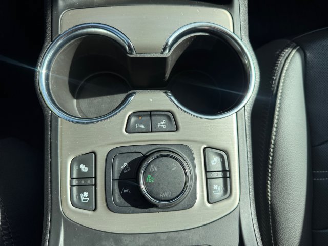 Used 2024 GMC Terrain Denali w/ Denali Premium Package AWD/4WD image 18