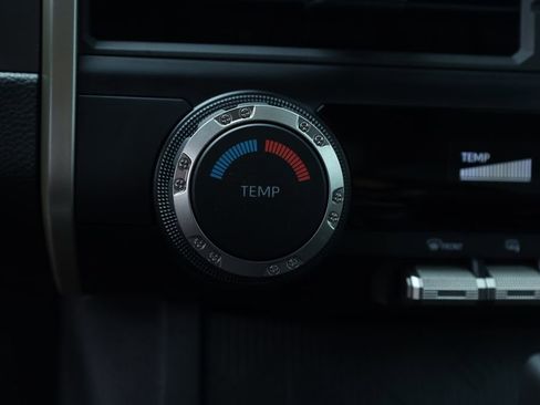 Used 2025 Toyota Tacoma SR5 image 8