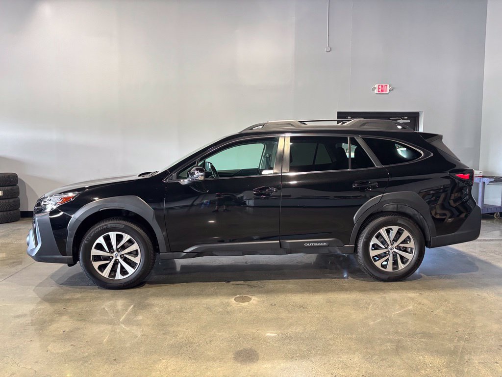 Used 2023 Subaru Outback Premium AWD/4WD image 2