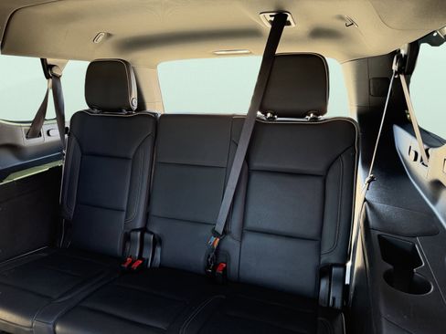 Used 2022 GMC Yukon XL SLT w/ SLT Luxury Package image 25