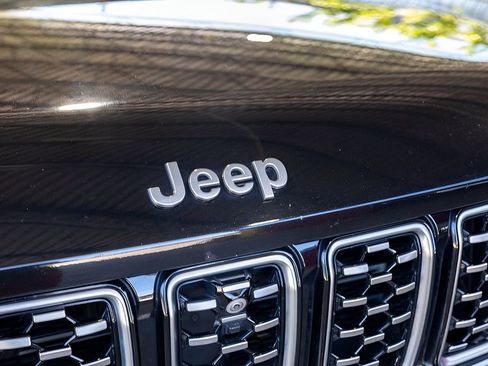Used 2021 Jeep Grand Cherokee L Summit AWD/4WD image 16