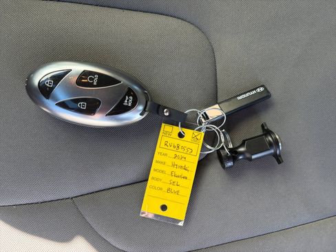 Used 2024 Hyundai Elantra SEL w/ Convenience Package FWD image 33