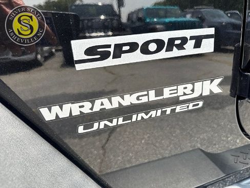 Used 2018 Jeep Wrangler Unlimited Sport S AWD/4WD image 23
