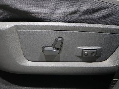 Used 2009 Dodge Ram 1500 Truck SLT w/ Remote Start & Security Group image 12