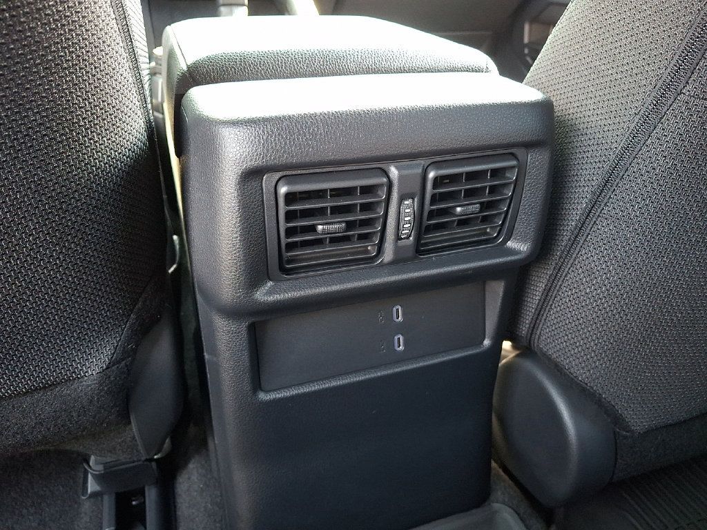 Certified 2025 Toyota 4Runner SR5 AWD/4WD image 11