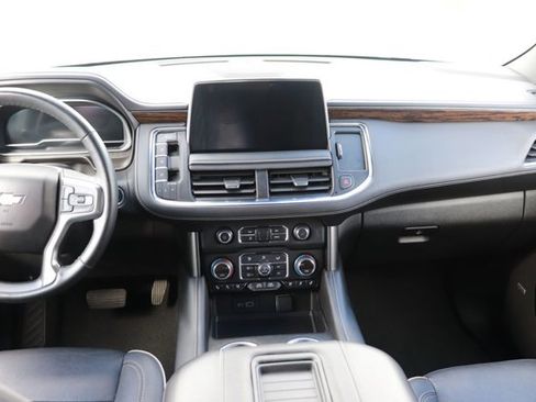 Used 2023 Chevrolet Suburban Premier image 15