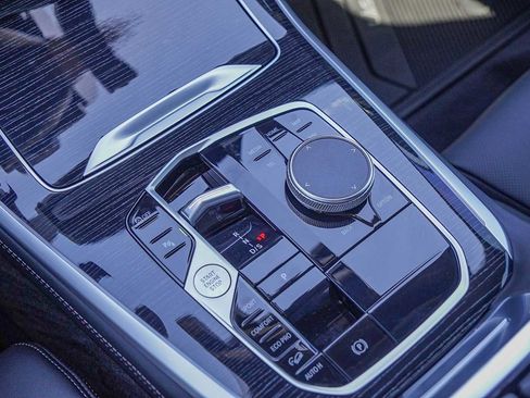 Used 2026 BMW X5 xDrive40i w/ M Sport Package image 21