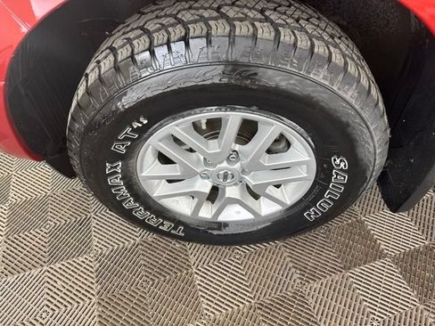 Used 2015 Nissan Frontier SV RWD image 31