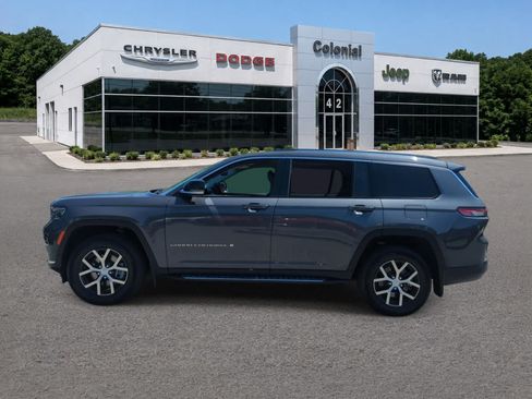 Used 2023 Jeep Grand Cherokee L Limited w/ Trailer Tow Group (B) AWD/4WD image 3